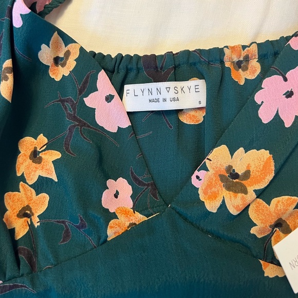 NWT Flynn Skye Wilson Floral Top - Picture 5 of 5